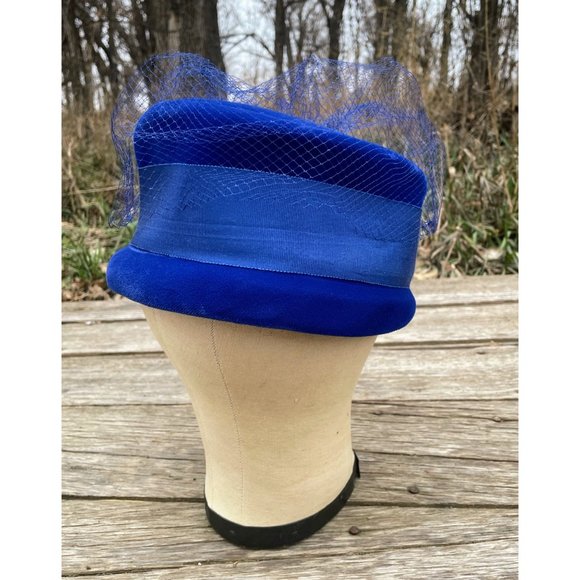 Vintage 1950s Bright Blue Velvet Womens Hat Netting - Picture 15 of 15